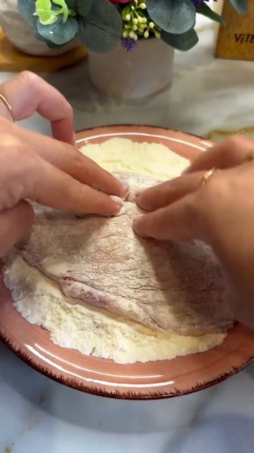 Куриные отбивные в сырном кляре.