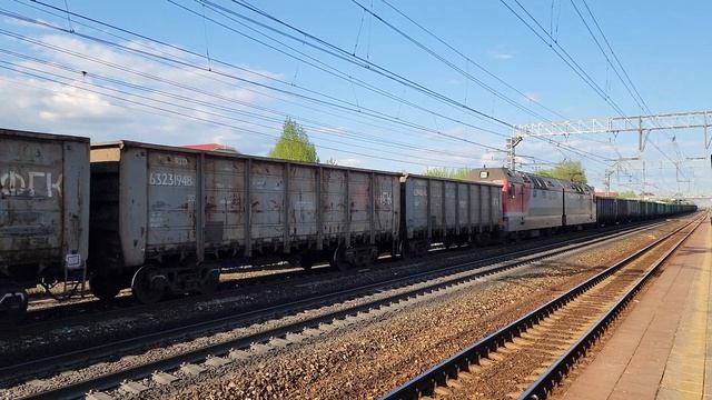 середина сдвоенного поезда | 2ЭС6-674