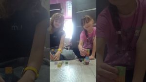 Саша проходит челленджи 
магнитиках