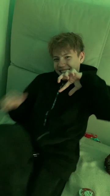 наберëте на это видео 3 лайка делаю плакат по человеку бензопиле