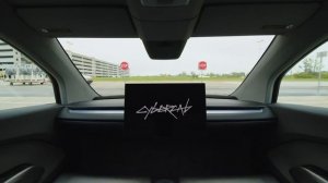 Без руля, зеркал и педалей: Tesla выпустила первый серийный электрокар с одним лишь монитором внутри