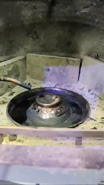 Печь с горелкой на отработанном масле🔥

Сделано Руками
