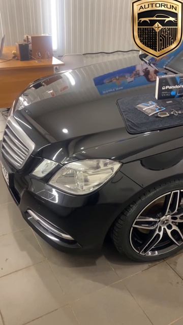 Mercedes-Benz E-Class w212 2011 + Pandora VX4G