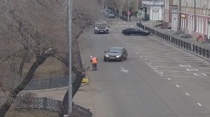 Помешал пьяный пассажир: в Улан-Удэ водитель сбил пенсионерку-дворника.