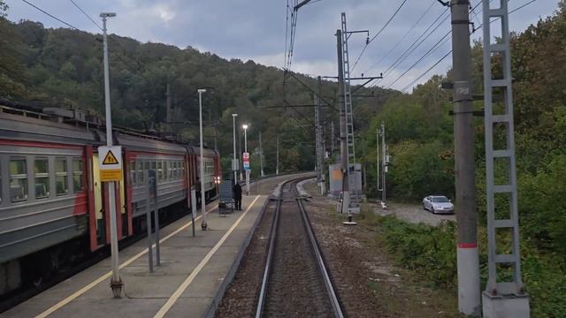 из окна поезда | догнали и перегнали ЭД4М-0440 на Белореченскую | Горняк