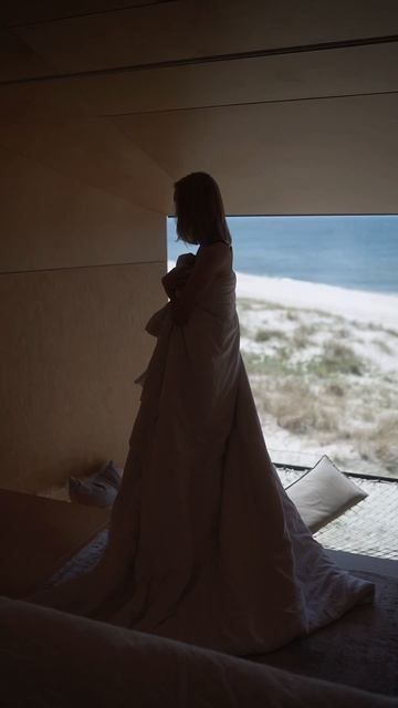 Однажды возвращается всё. Покой на душе, счастливые глаза, возвращаются улыбки и огонь в сердце.