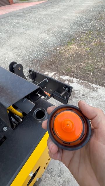 Maker 600 крышка бензобака-косяк