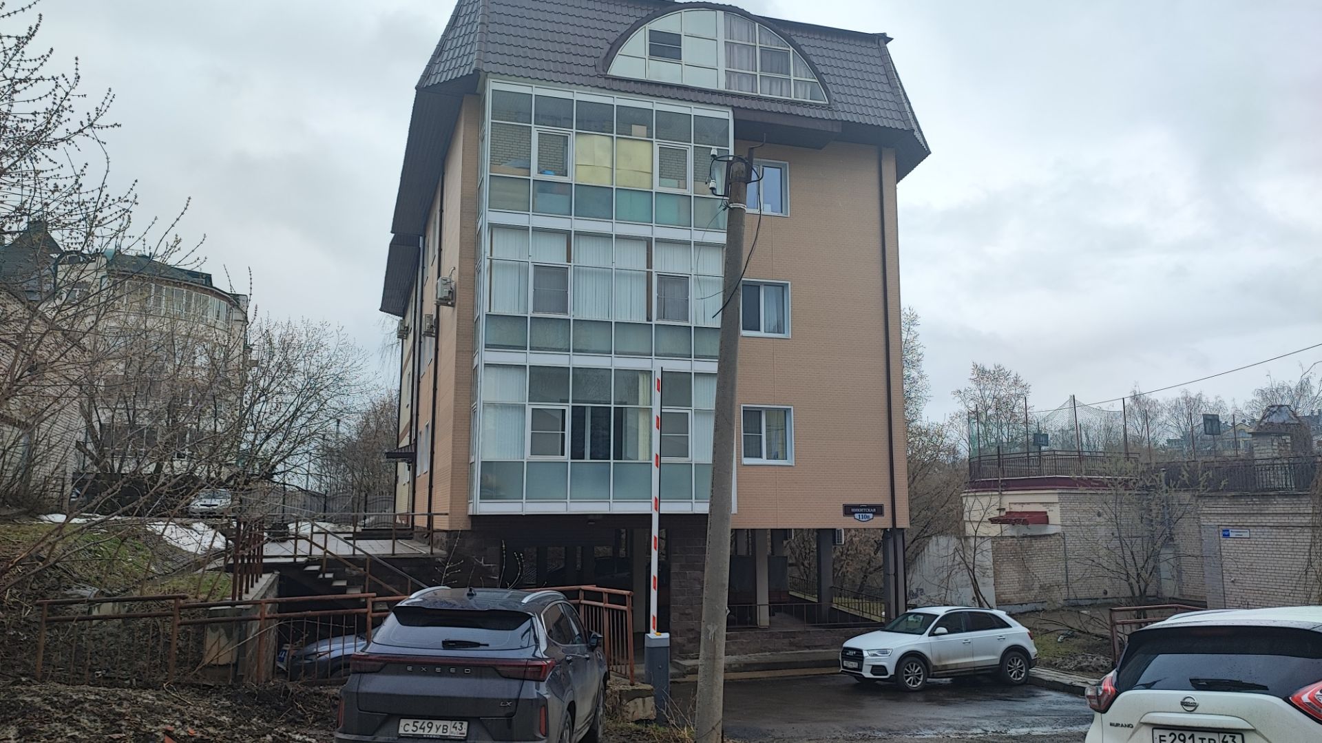 Парковка, ул. Никитская,110В