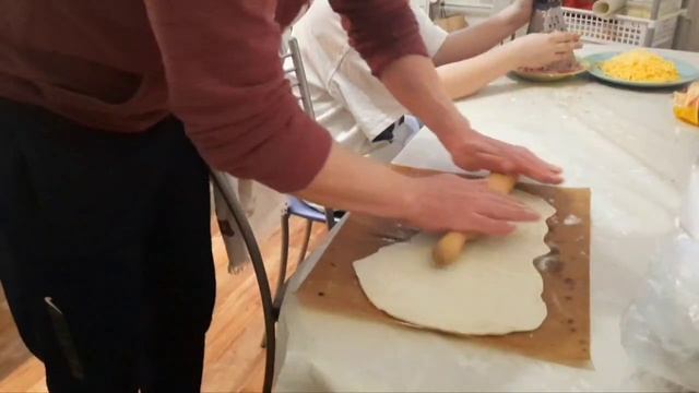 Очень вкусная домашняя пицца #готовим дома #обучение #пицца #готовка