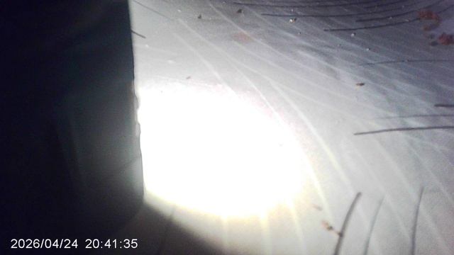 Вечерний чай при самодельном фонарике