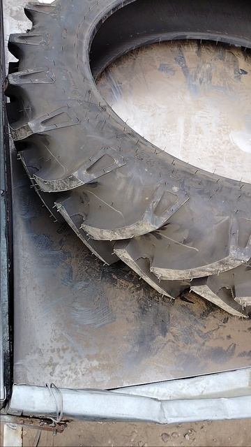 Из Сыктывкара был самовывоз покрышек на трактор Т16 🛞 9.5-32 BKT ‼️ У нас именно BKT