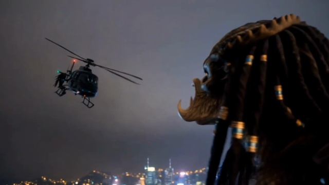 Хищник сражается с человеком