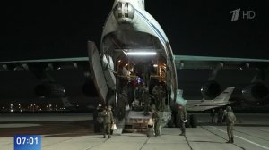 Вернувшихся из плена военных ВС РФ встретили в аэропорту Подмосковья: кадры