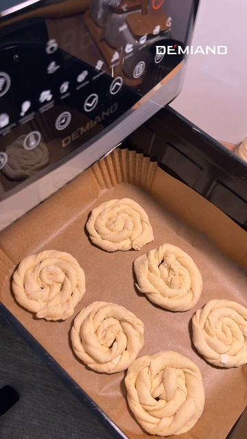 Вензели с кремом и вишней 🍒