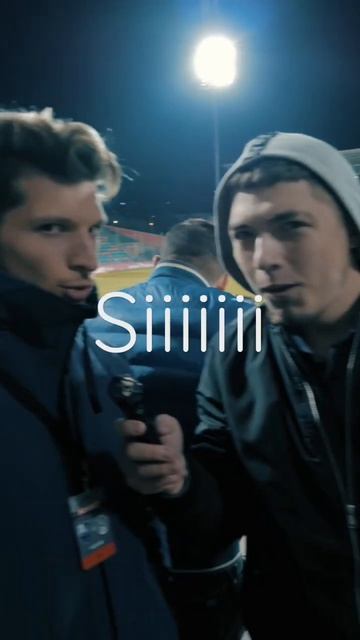 Коля Лакер пародирует Криштиану Роналду