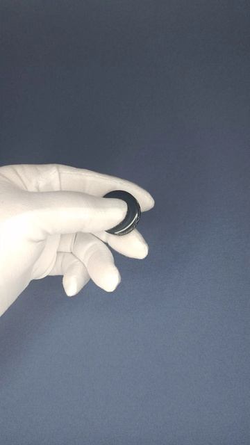 Пуговица черная (р-р № 44), Артикул 04098