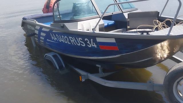 С воротами слиповать лодку все таки удобнее ;-)