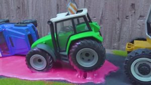 Машинки для детей и малышей. Машинки выгружают песок, попадают в беду.