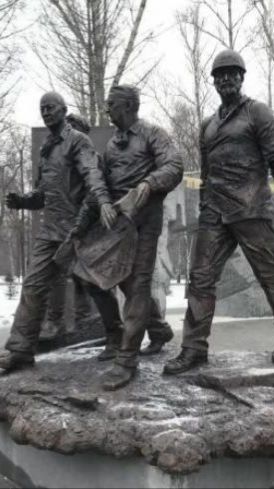 Ликвидаторам ЧАЭС посвящается