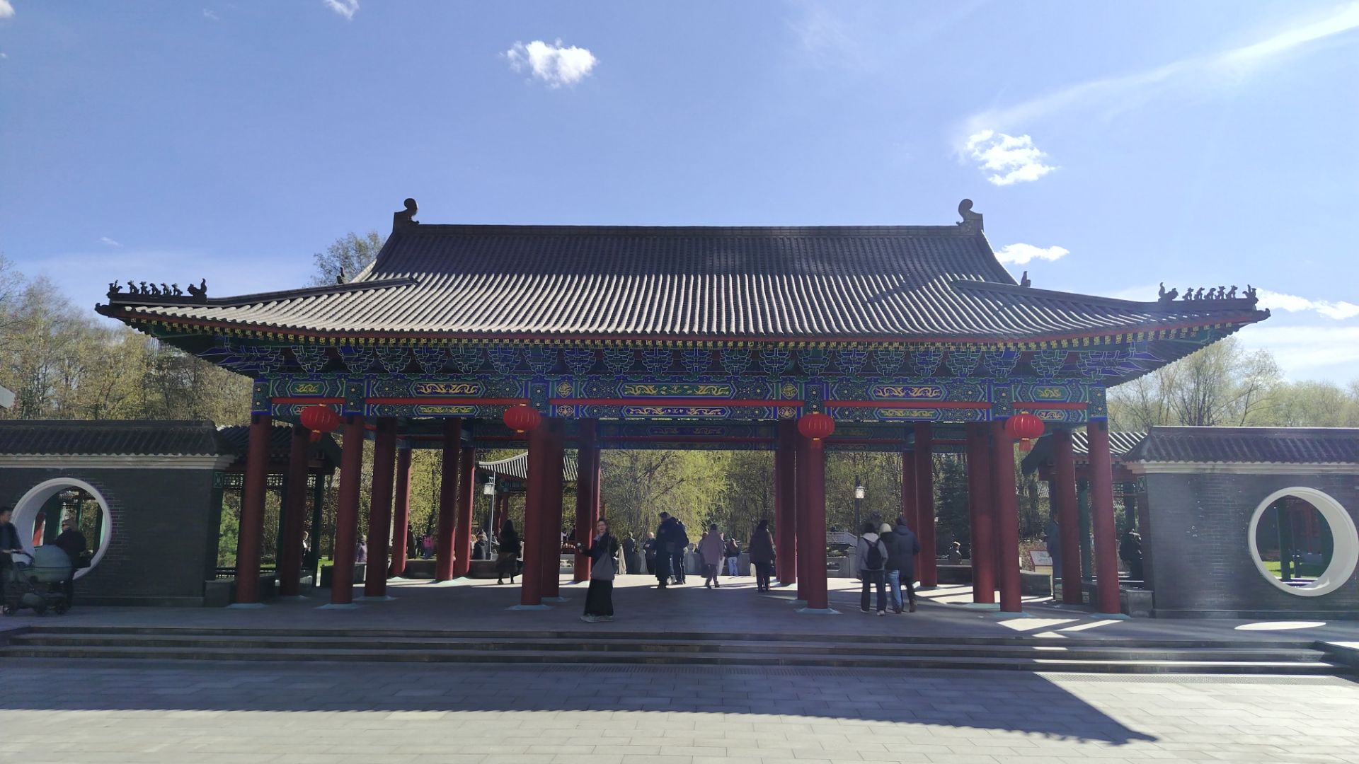 Парк Хуамин. Метро Ботанический сад. Весна 2026, Москва.