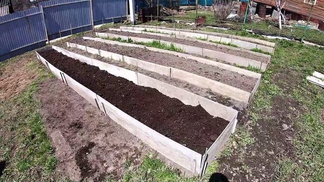 Грядки засеяли , Мусор убрали , Планы строительства !