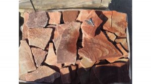 Плитняк песчаник галтованный малиновый