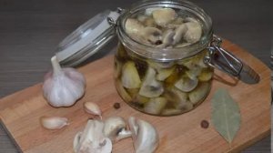 Маринованные шампиньоны быстрого приготовления , буквально 5 минут - и готово! Простой рецепт!