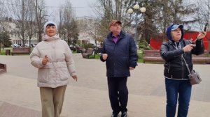 25 апреля.Ночной проспект...