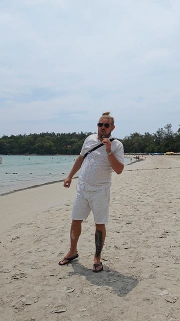 Пхукет пляж Ката 25 апреля. Актуальный курс валют