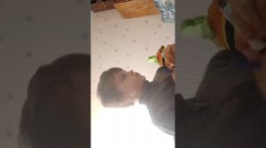 напиши название предмета или персонажи или ещё чего-то на доске