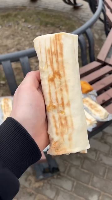 Скупил всю шаурму😱 Адрес в первом комментарии❗️ #шаурма #обед #перекус #еда #шаверма