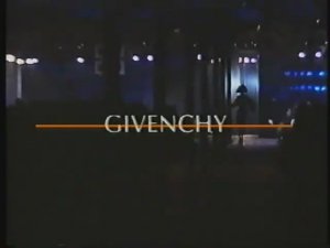 Показ женской коллекции Givenchy осень-зима 1997-1998