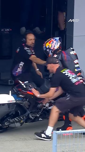 Мартин чуть не пополнил коллекцию падений 😅