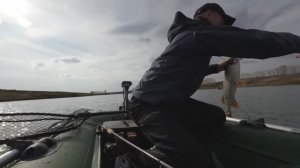 ПОПАЛ НА ВЫХОД КРУПНОЙ РЫБЫ! Рыбалка на спиннинг.