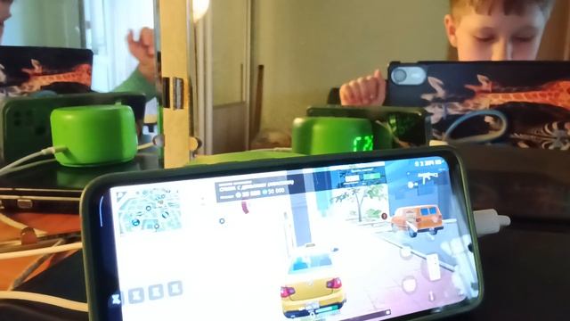 Я посмотрела поиграл и даже чуть-чуть поиграла в grand criminal подпишешь всем пока я забыл просто