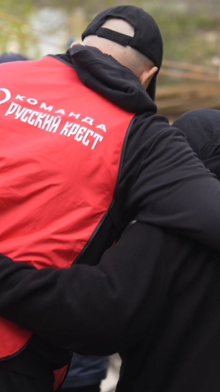 Передали по миллиону рублей семьям Екатерины и Рукият. Умара Кремлёва. Фонд «Русский Крест».