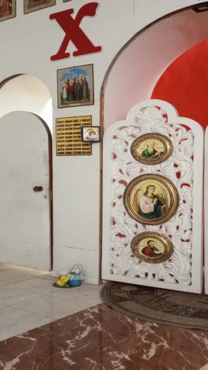 Божественная служба в храме Святой Троицы