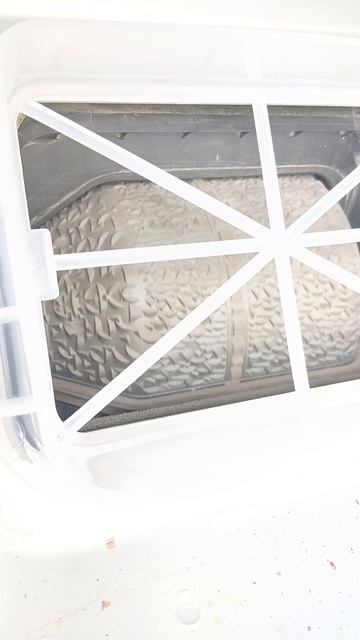 Внешний фильтр перед отопителем салона. Volkswagen.