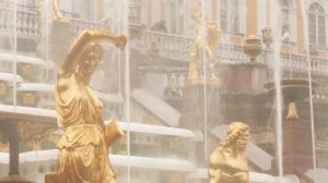 В Петергофе торжественно открыли сезон фонтанов