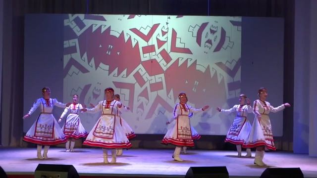 МАРИЙСКИЙ ТАНЕЦ в исп. Кайраковских девочек. Видео Василия Хайбуллина
