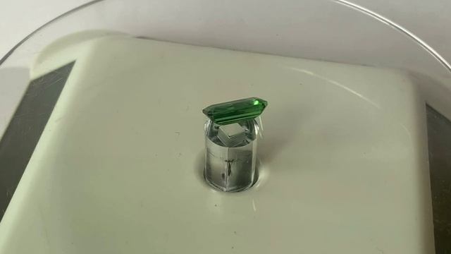 Зеленый турмалин