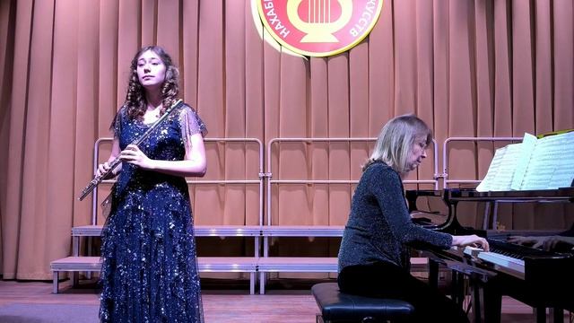 7. Дж. Россини - «Неаполитанская тарантелла» в перел. А. Гофмана. Исполняет Гуркина Мария