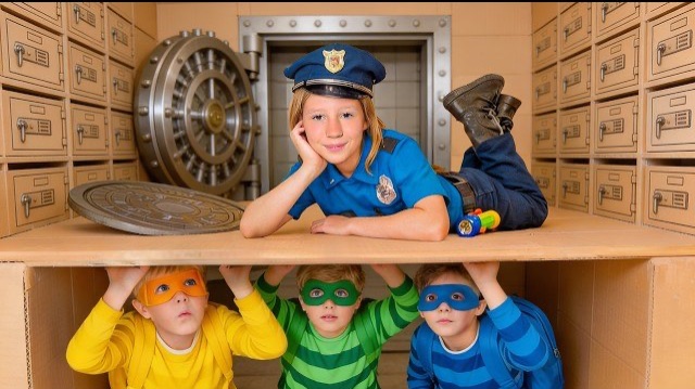 Настя с друзьями в полицейской погоне