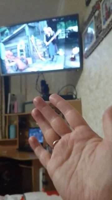 Смотрим Любовь и Голуби  Обожаем русские фильмы а вам нравится этот фильм?