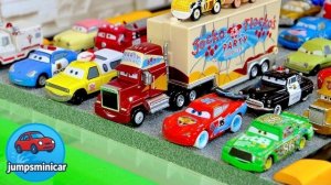 Машинки Tomica ☆ Тест по склону с использованием множества мини-машинок и зеленого бассейна ♪