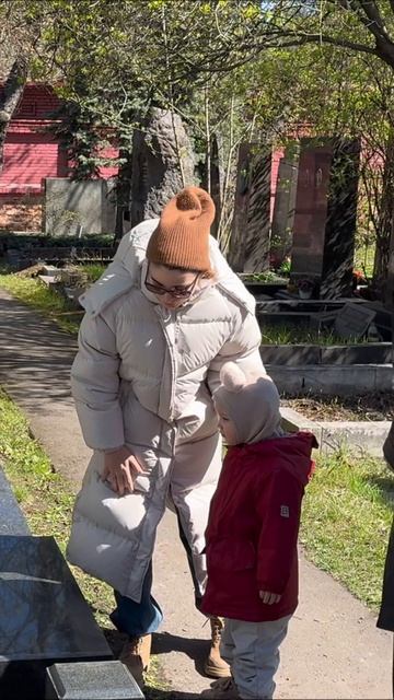 РОДНЫЕ ЮРИЯ ЯКОВЛЕВА С ЦВЕТАМИ НА МОГИЛЕ АРТИСТА В ДЕНЬ ЕГО РОЖДЕНИЯ | НОВОДЕВИЧЬЕ 25.04.2026