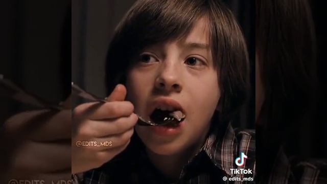 фильм детя тьмы...