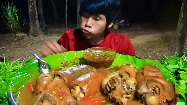 #MUKBANG Суп из коровьих хвостов с соусом из морепродуктов и хрустящие овощи!ASMR ЕДА НА КАМЕРУ