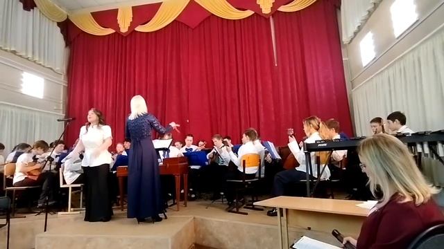 Оркестр народных инструментов «Калейдоскоп», руководитель Салихова О.А. Солистка Петрова Т.Н.
