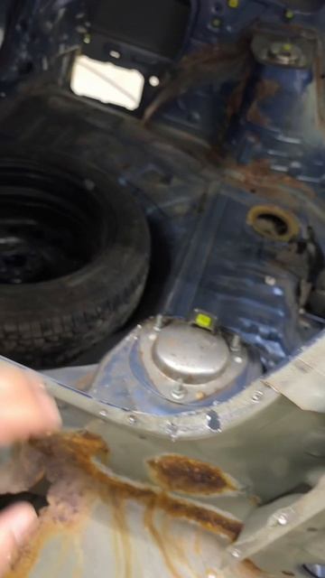 Подарок в виде студии кузовного ремонта.